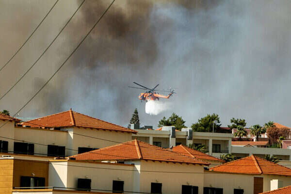 Efforts de lutte contre les incendies à Rhodes, E.P.I