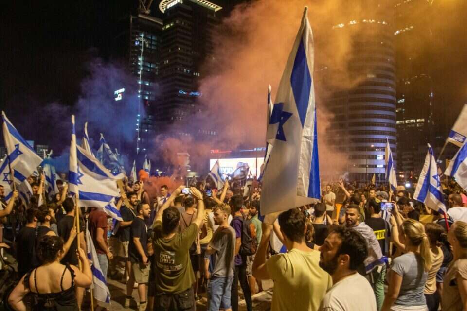 ההפגנות נגד הרפורמה המשפטית, גשר מודעי