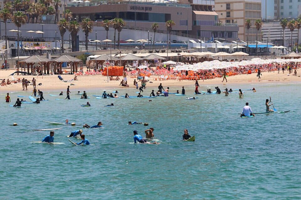 חוף הים בת"א , קוקו 