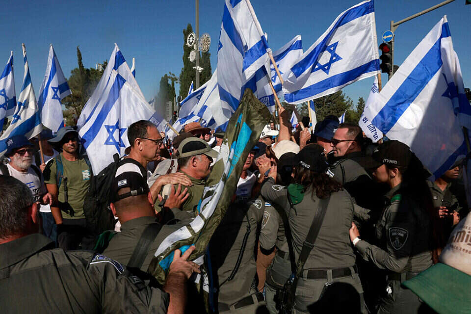 עימותים בין שוטרים למפגינים בירושלים
