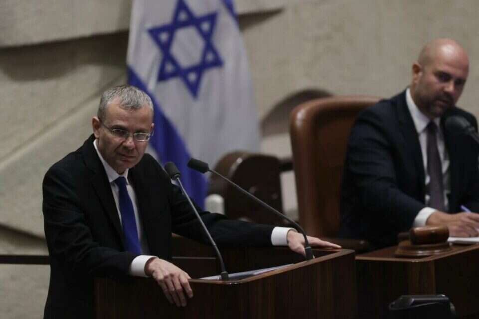 השר יריב לוין בנאום במליאה