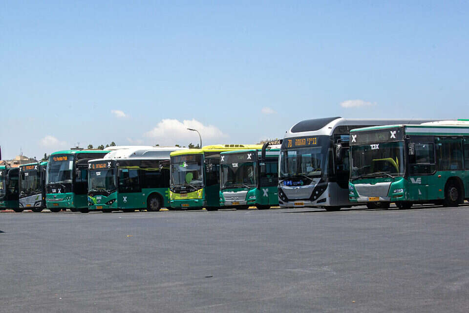 לדברי המנכ"ל, המשרד רואה מגמת עלייה בגיוס נהגים חדשים. אוטובוסים (ארכיון) , אורן בן חקון