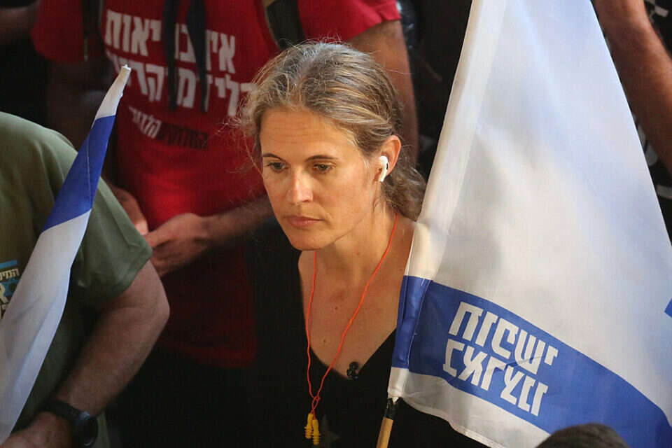 שקמה ברסלר, ממובילות המחאה