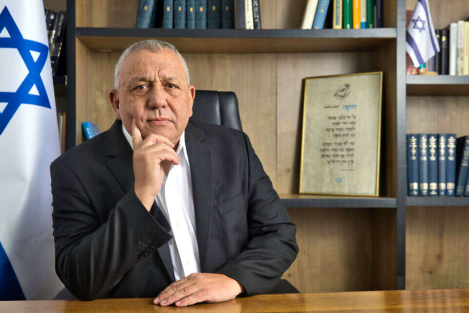 ח"כ גדי איזנקוט , יהושע יוסף