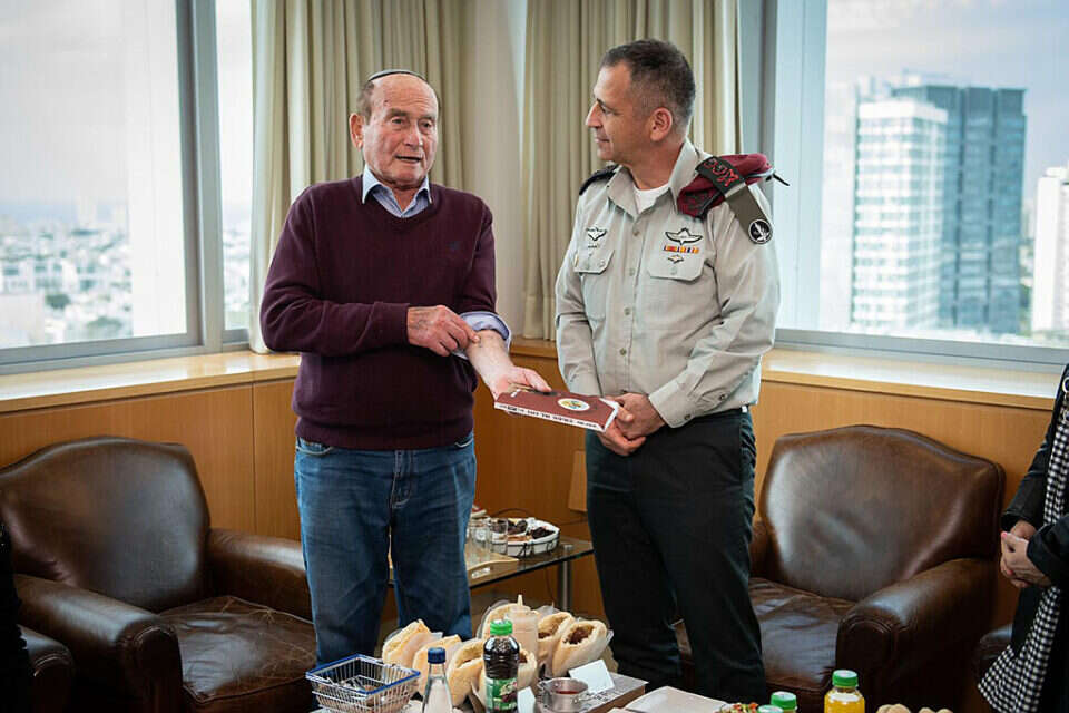 דוד (דוגו) לייטנר והרמטכ"ל לשעבר אביב כוכבי (ארכיון) , דובר צה"ל
