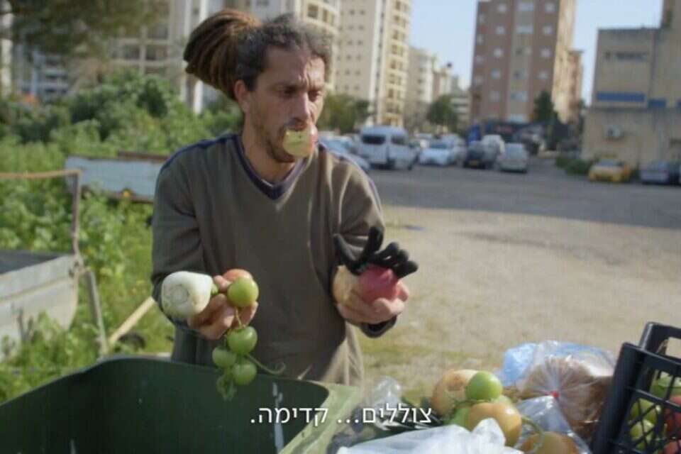 ראסטות ואוכל מהזבל, המתמודד עמית , "בואו לאכול איתי", כאן 11