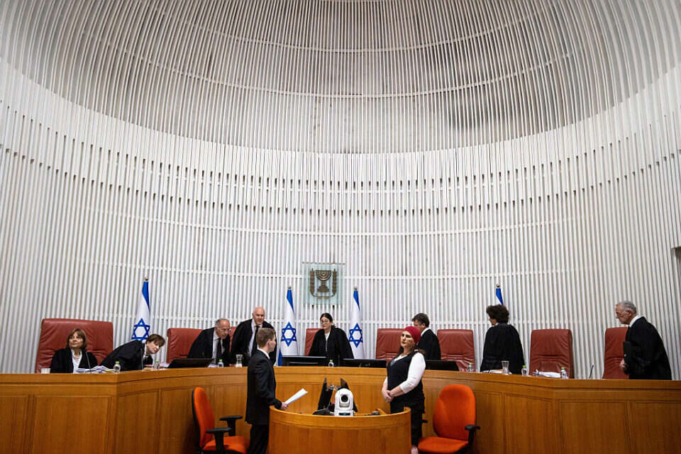 שופטי בית המשפט העליון , אורן בן חקון
