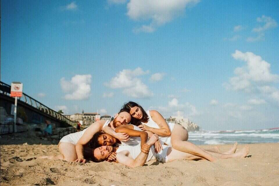וינר ושותפיו ליצירה. "כמו לעבוד עם האש בעצמה" , אלה ברק
