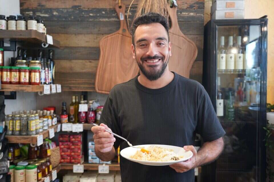 אבי ביטון מכין לנו אורז , משה בן שמחון