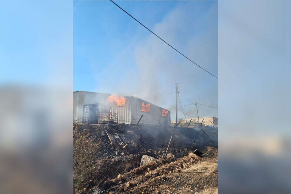 חמישה מבנים נפגעו. השריפה בבסיס הצבאי , כבאות והצלה מחוז יו"ש
