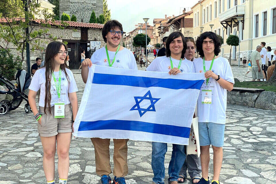 נבחרת ישראל לאולימפיאדה לבלשנות , באדיבות המשפחה