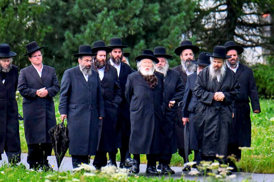 האדמו"ר מגור בדאבוס , שוקי-לזר