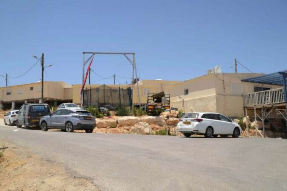 היישוב עשהאל. מחכים לחותמת הרשמית , דודו גרינשפן