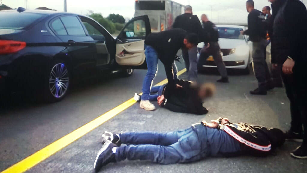 יא"ד 10 – החוזה / אסי שלם