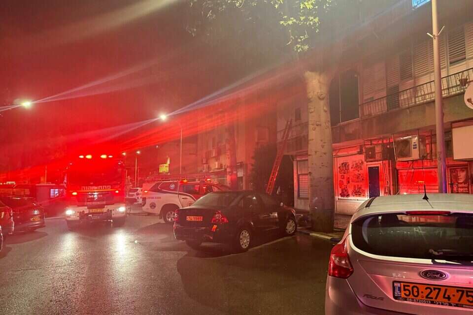 אירוע שריפה קשה בפ"ת. ילד חולץ מן הלהבות במצב קשה , דוברות כבאות