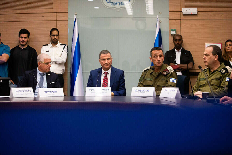 הרמטכ"ל בוועדת החוץ הביטחון (ארכיון) , אורן ב חקון