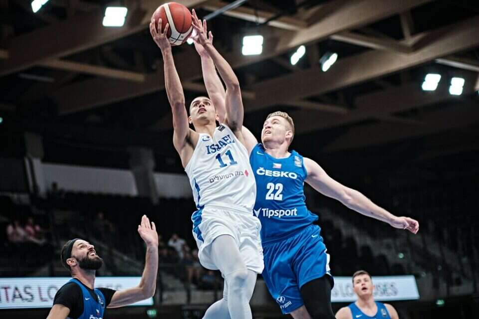 ים מדר. הצגה שלו , FIBA