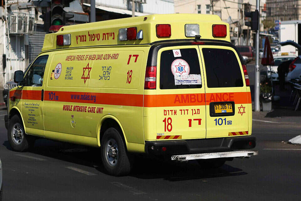אמבולנס (אילוסטרציה) , יהושע יוסף