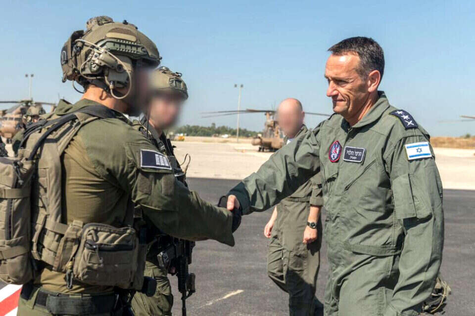 מגיע לו גיבוי במעשים, ולא בהודעות מאולצות. הרמטכ"ל הלוי