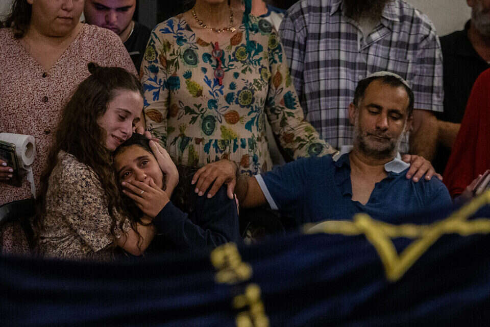 הלווייתה של בת שבע ניגרי ז"ל שנרצחה בפיגוע בדרום הר חברון
