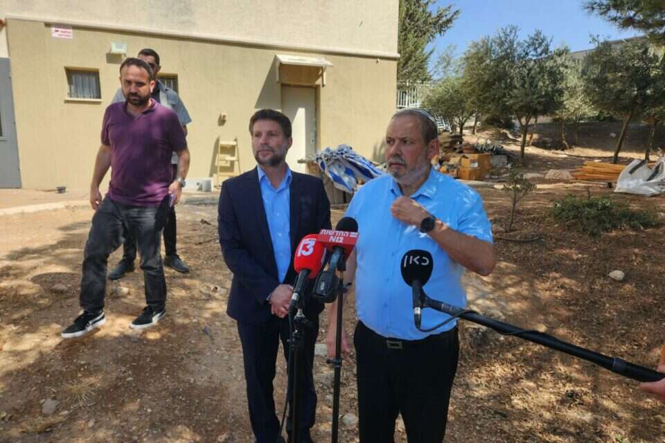 בצלאל סמוטריץ' בדרום הר חברון , חנן גרינווד