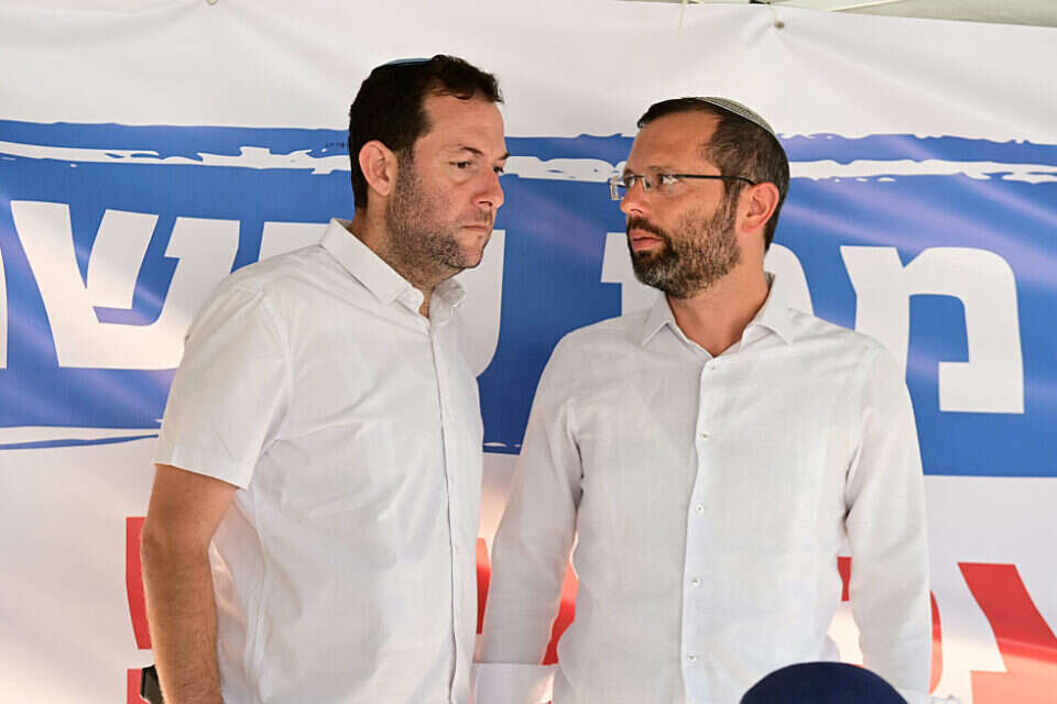 יוסי דגן וישראל גנץ ,  יוסי זליגר