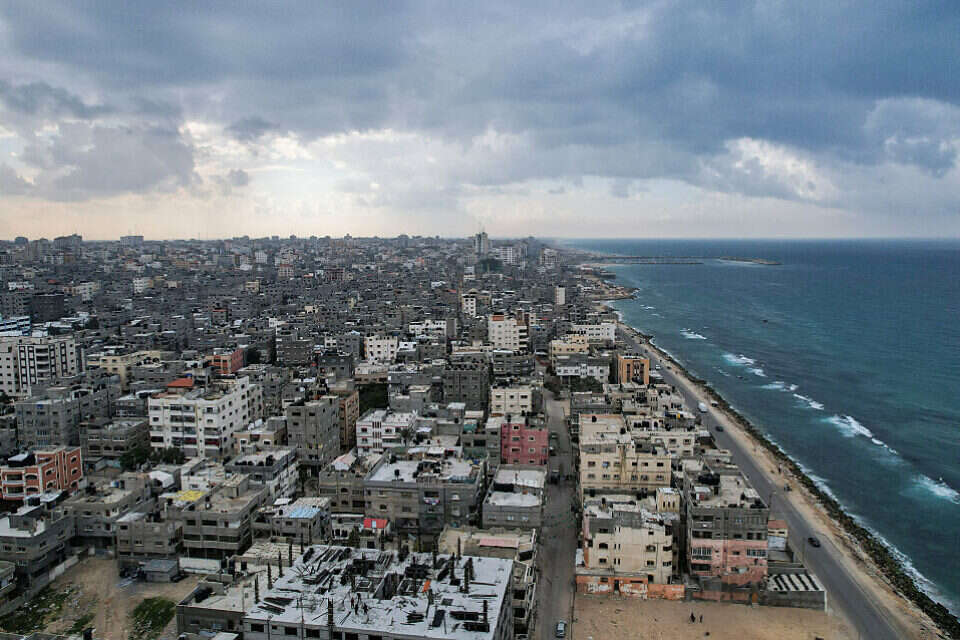בעזה הקימו מסעדה על המים , REUTERS