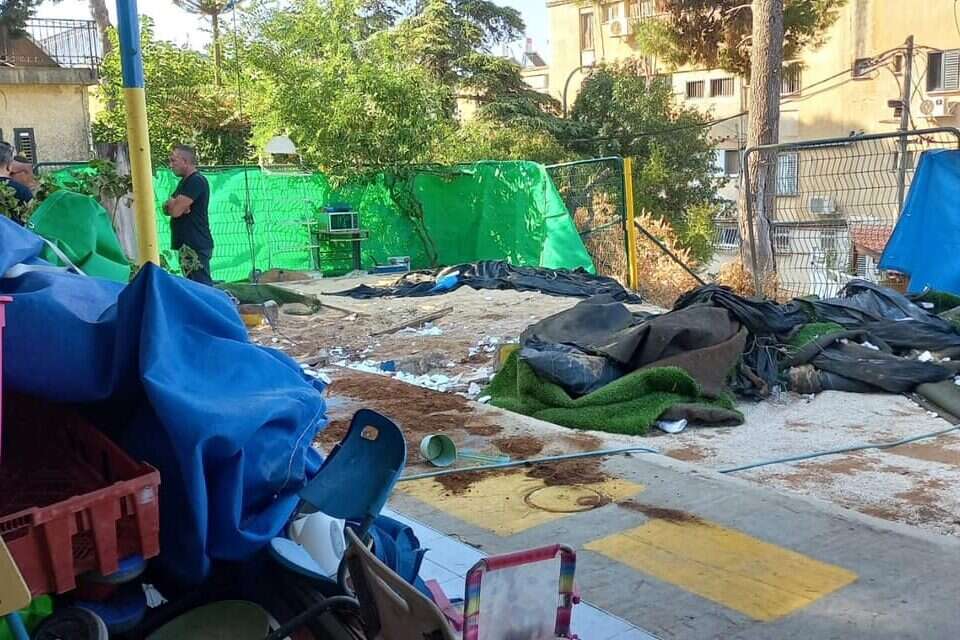 גן הילדים בצפת. שבוע לפני פתיחת שנת הלימודים ההורים נותרו ללא מענה , ללא