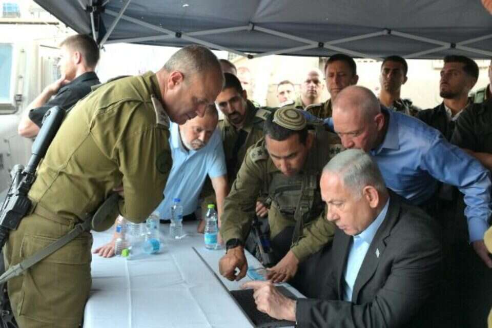 נתניהו וגלנט בסיור בשטח השבוע עם אלוף יהודה פוקס , עמוס בן גרשום/לע"מ