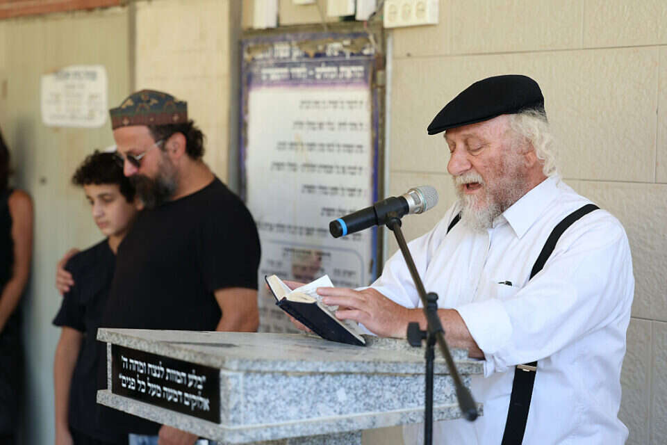 הסופר יואל הופמן הובא למנוחות | ישראל היום