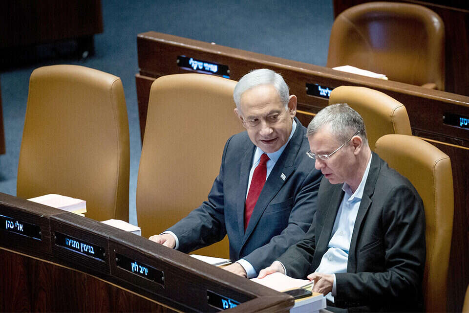 לוין עם נתניהו. חסר איזון  , יונתן זינדל פלאש90