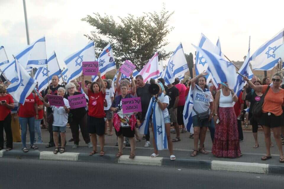 מחאת הנשים מול מחנה 80 , שמואל בוכריס