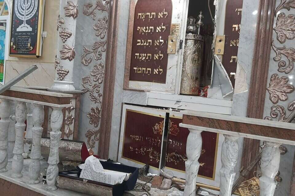 בית הכנסת "קודש קודשים" באשדוד לאחר הפריצה , דוברות המשטרה