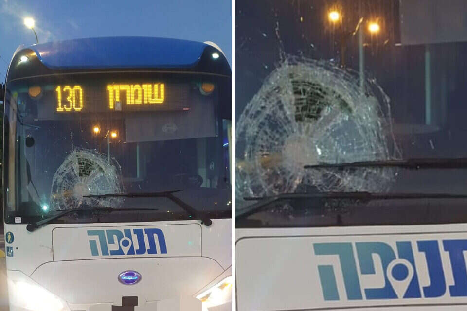 הנזק לאוטובוס מיידוי האבנים היום בכביש 55 בעוקף נבי אליאס