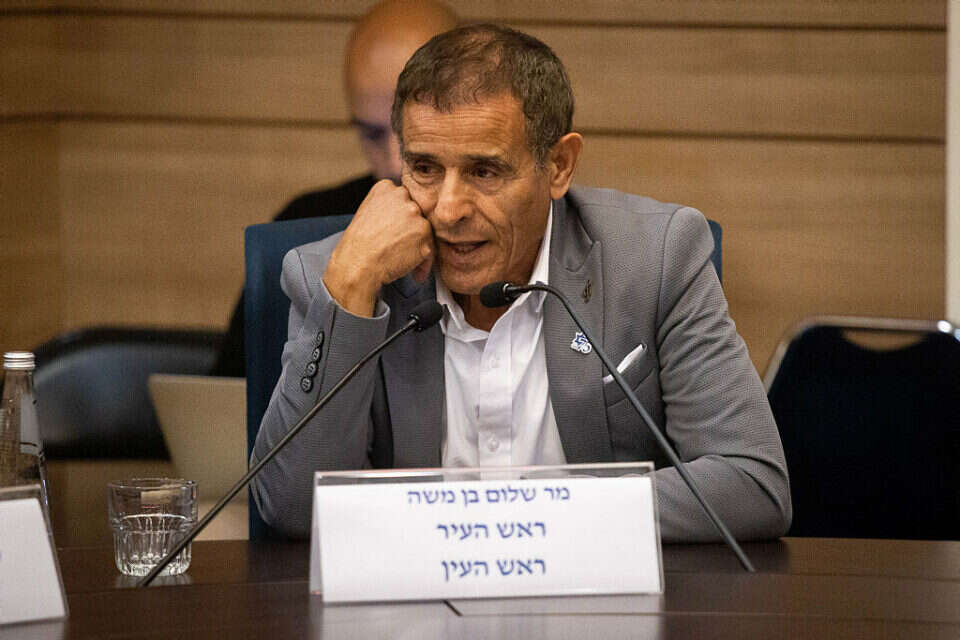 שלום בן משה, ראש עיריית ראש העין. לא יתמודד שוב , אורן בן חקון