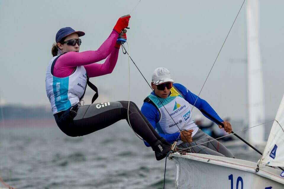 נועה לסרי (בחזית) , SAILING ENERGY