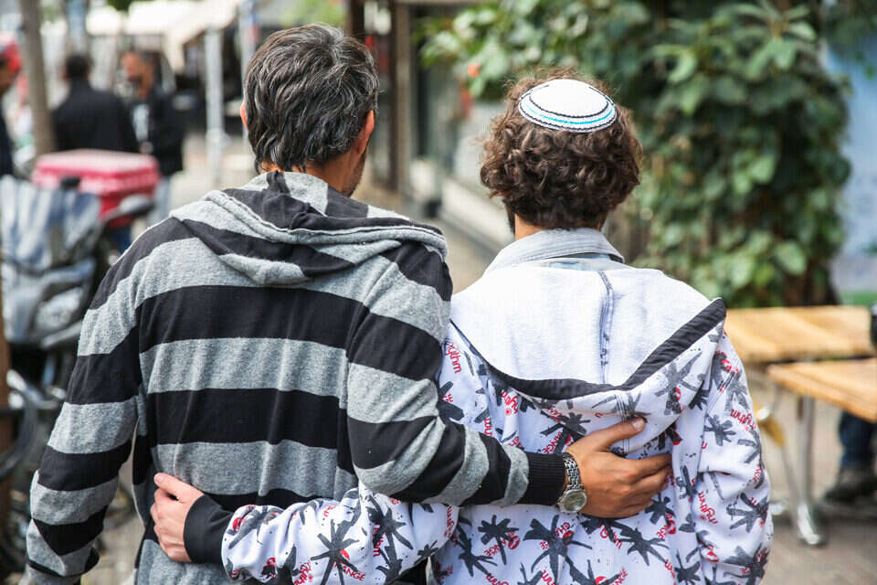 דתי וחילוני ביחד, אילוסטרציה , יהושע יוסף