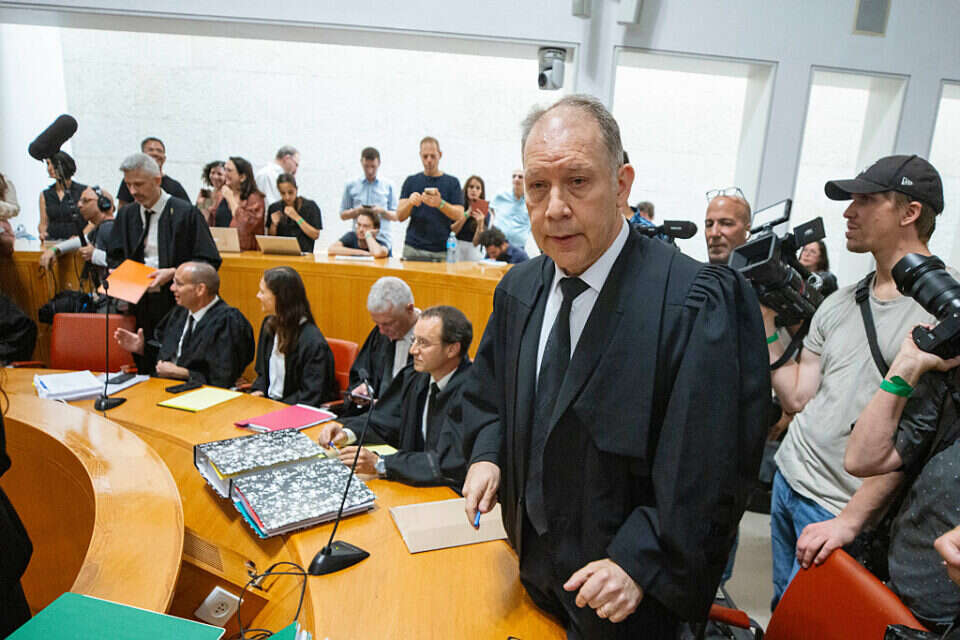 עו"ד אילן בומבך, נציג הממשלה , אוליבייה פיטוסי