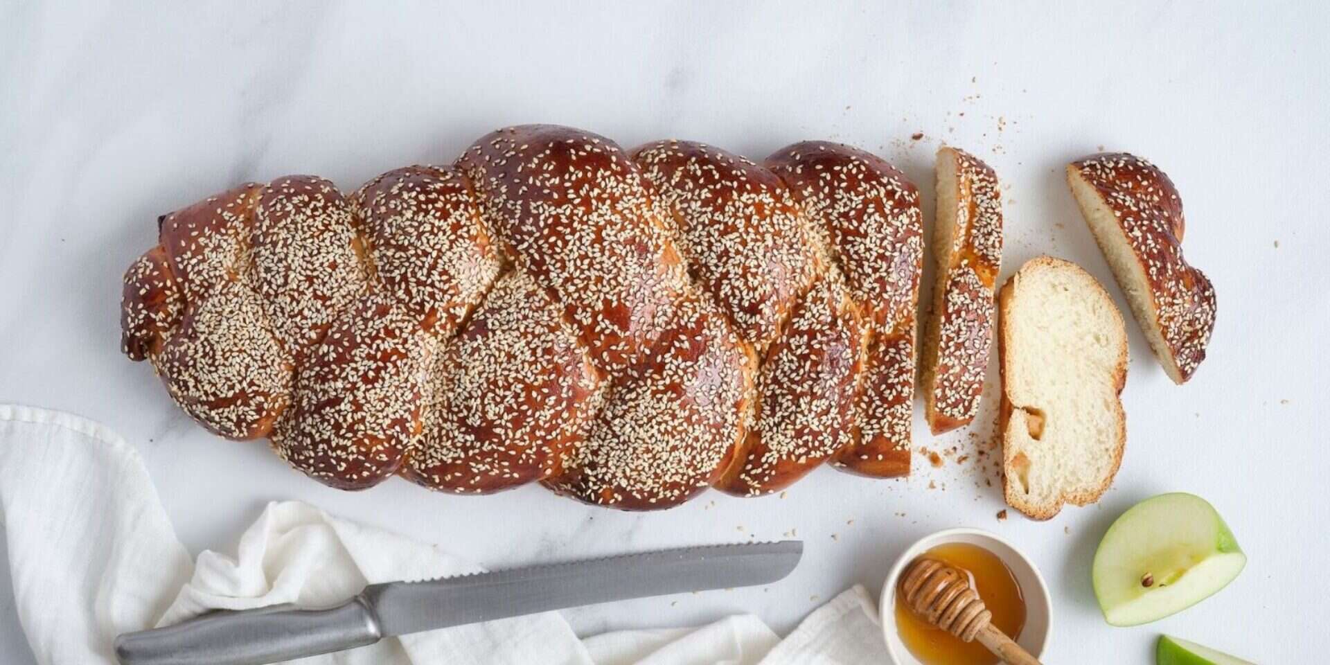 חלת דבש ותפוחים של מימי נאמן שייך  , גיל אבירם