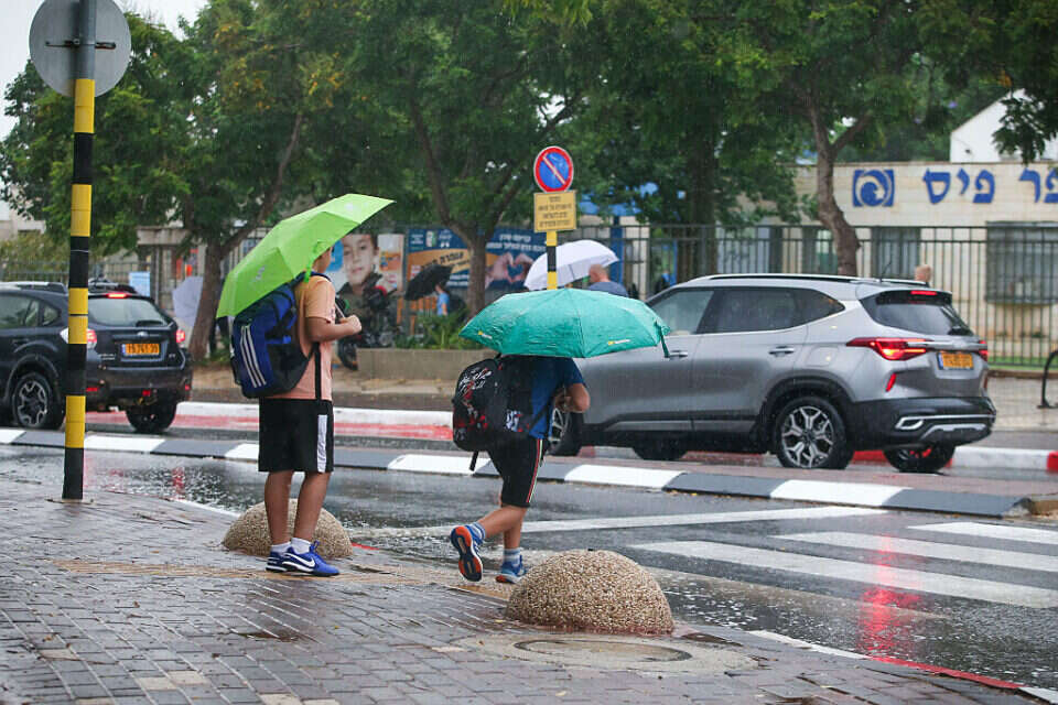 הגשם חוזר ביום הבחירות , עמי שומן 