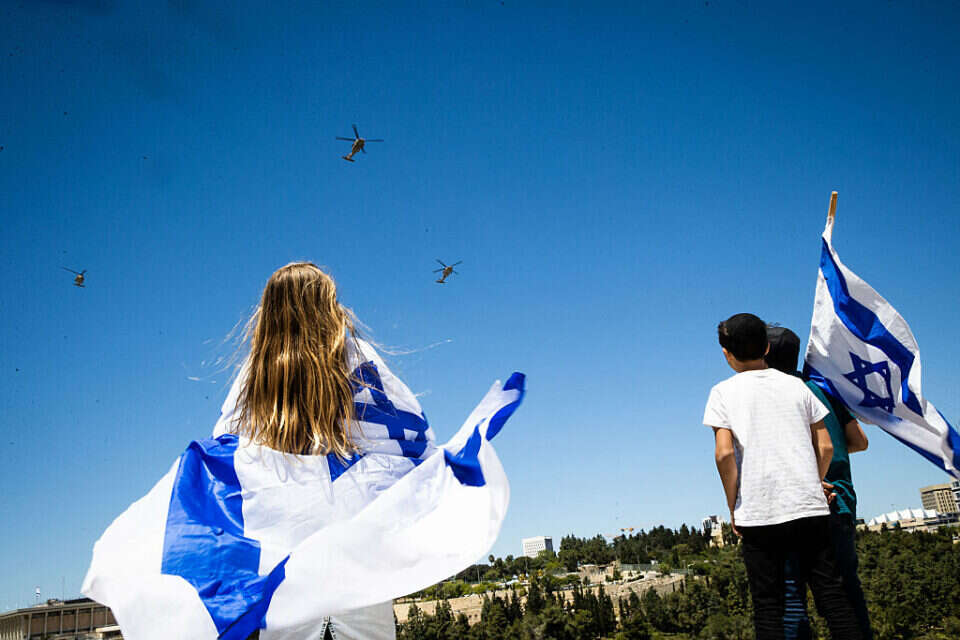 מטס חיל האוויר ביום העצמאות ה-75 , אורן בן חקון