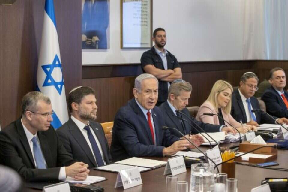 רה"מ והשרים בישיבת ממשלה