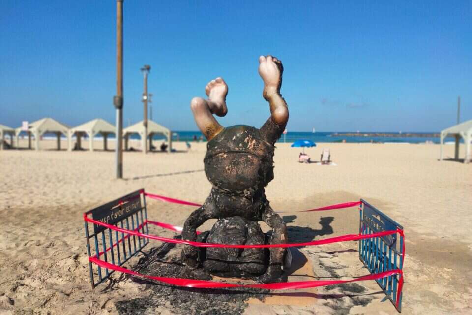 אין ראיות הקושרות את החשוד לאירוע. הפסל לאחר שהוצת , יהושע יוסף