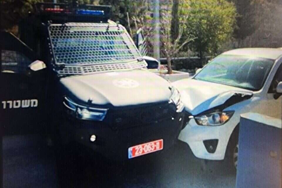 שלושה שב"חים נתפסו לאחר שניסו לכאורה לגנוב רכבים , דוברות המשטרה