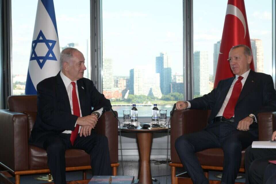 בירושלים יש גם הבנה עמוקה - עימות ישיר עם טורקיה הוא כבר לא תסריט תיאורטי. נתניהו וארדואן בפגישתם בניו יורק, ספטמבר 2023 , אבי אוחיון /לע"מ