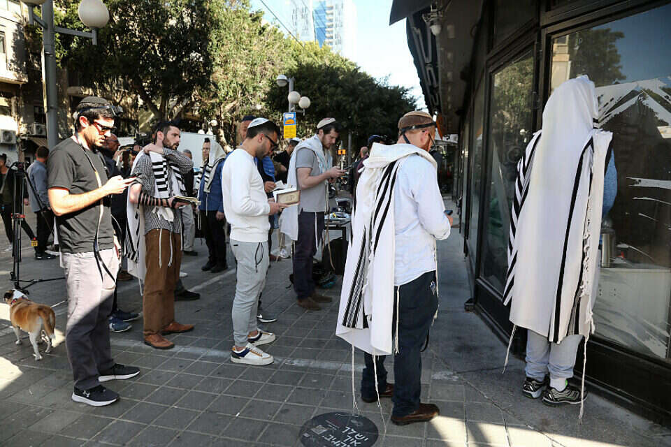 תפילה בתל אביב (ארכיון) , גדעון מרקוביץ