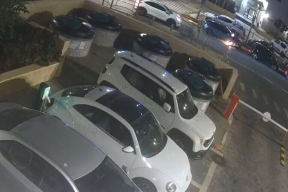 הצתות רכבים, פריצות לבתי עסק. לתושבי רמלה נמאס , מתוך מצלמות האבטחה