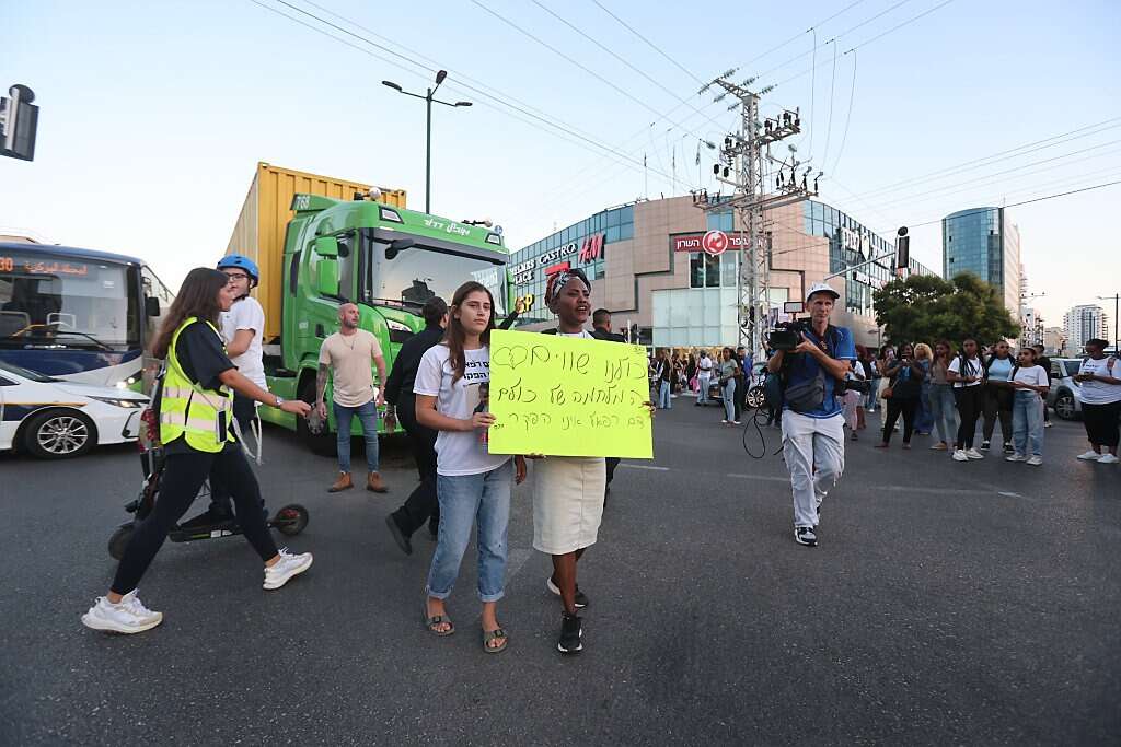 "דם ילדינו אינו הפקר": עשרות מפגינים בנתניה למען "צדק לרפאל"