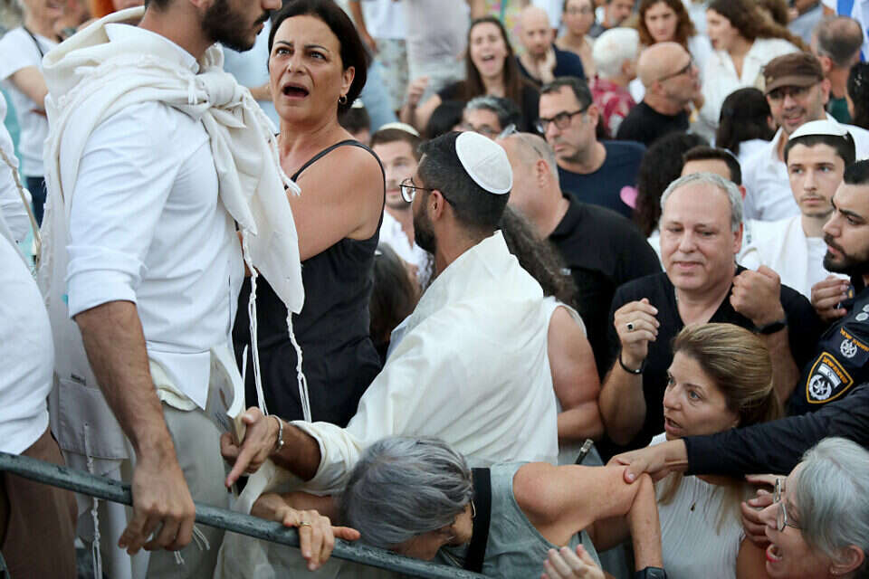 מהומות התפילה בכיפור בכיכר דיזינגוף