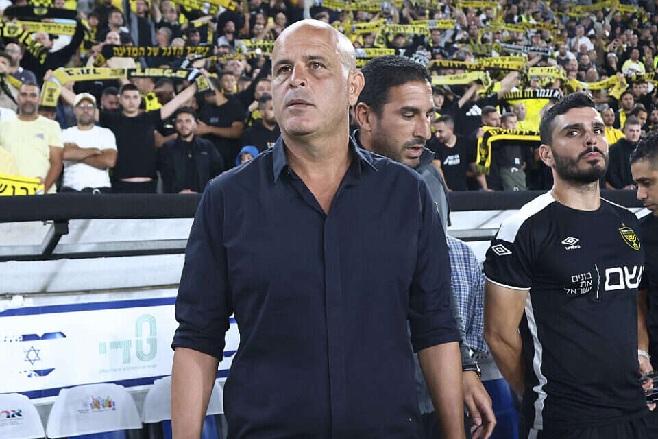 יוסי אבוקסיס. שטף את השחקנים שלו , דני מרון